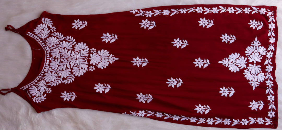 RUHI MAROON SLEEVELESS RAYON KURTA