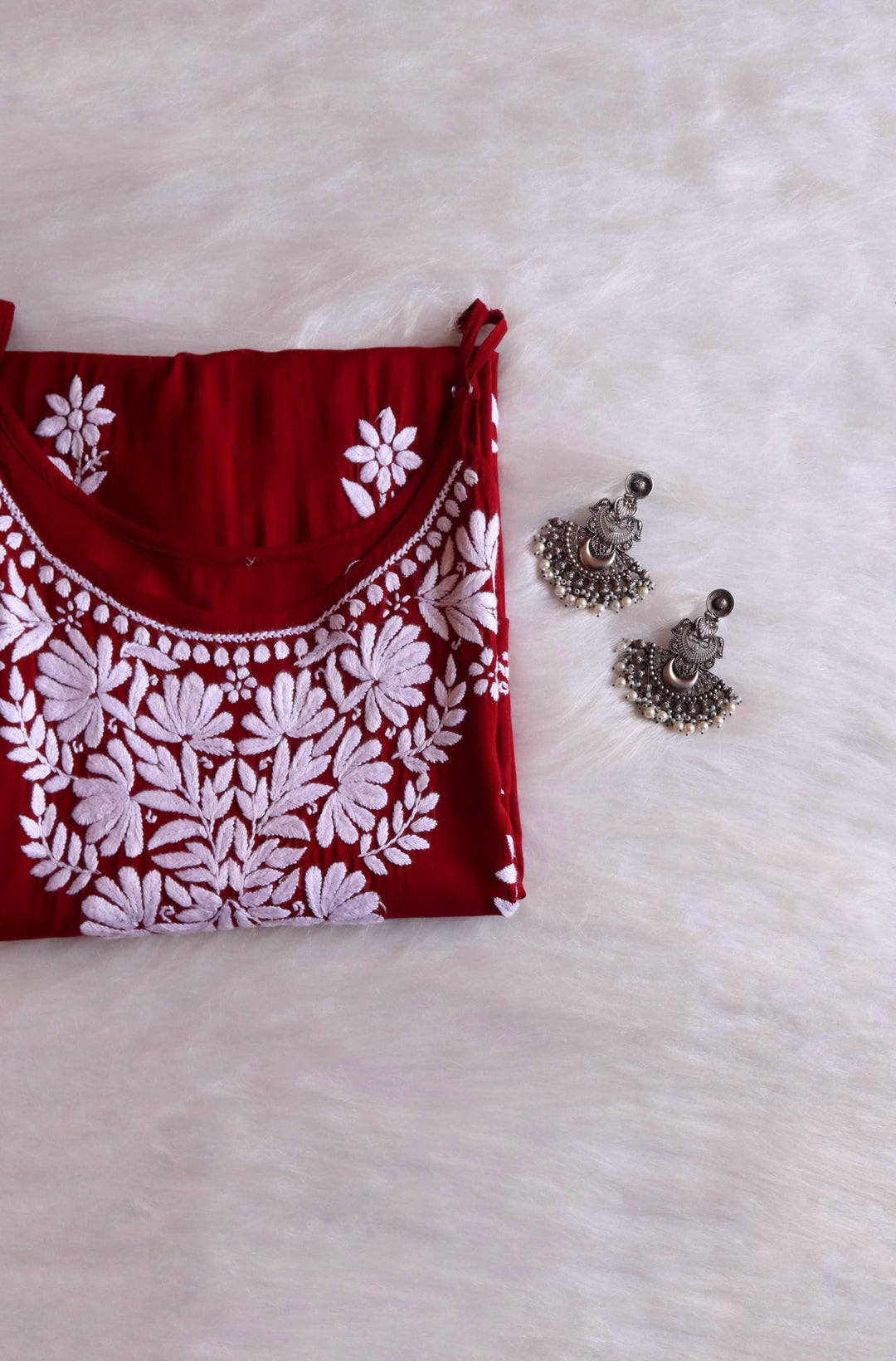 RUHI MAROON SLEEVELESS RAYON KURTA